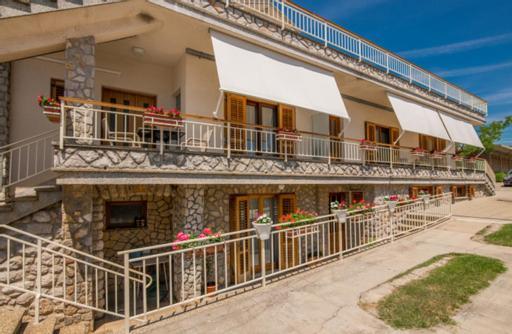 Apartment Anima Климно Екстериор снимка